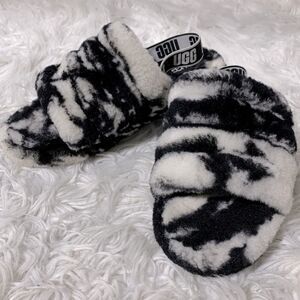 UGG shearling sandals black/white elastic straps women sz 6-see meas